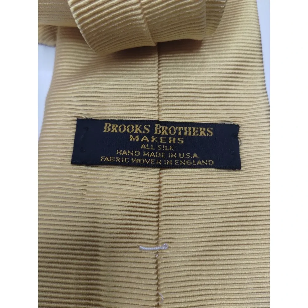 Brooks Brothers measurements width